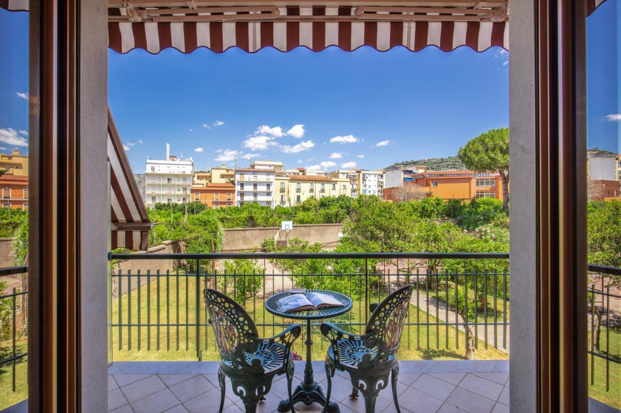 Domus Vittoria - The Luxury Quintessence Appartement Sorrento Buitenkant foto